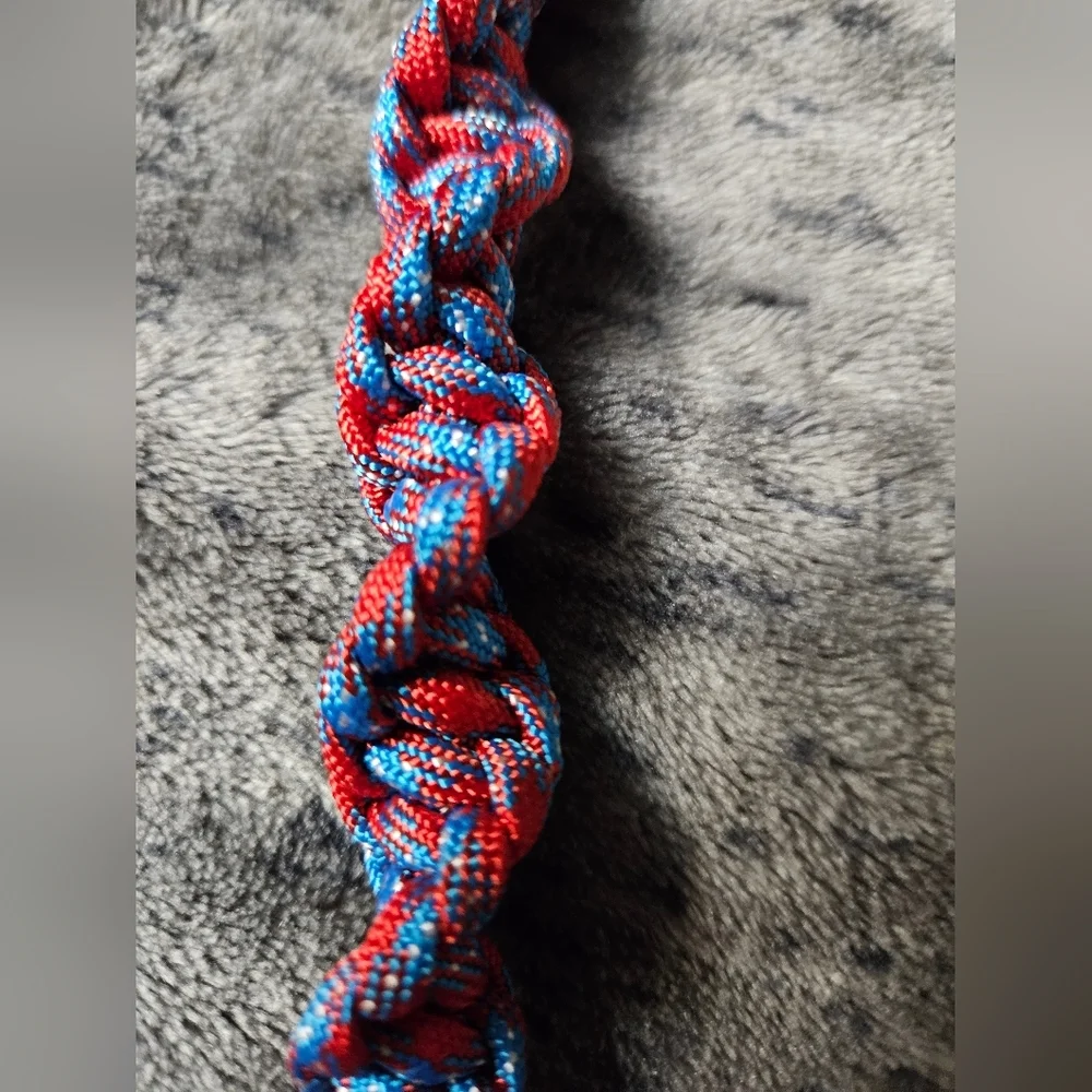 Paracord Keychain Red‎ White Blue